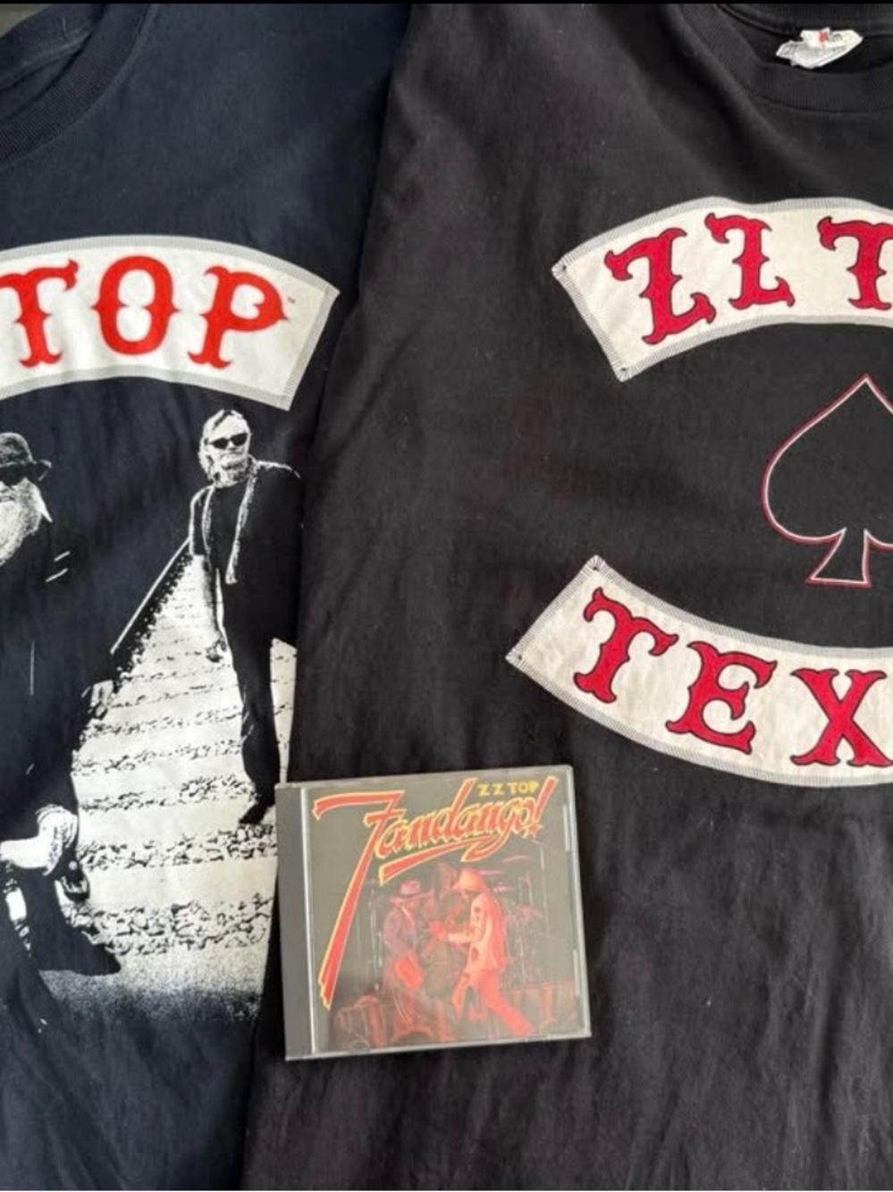ZZ Top lot of 2 Black Short Sleeve Graphic Tee - Black with Red  plus cd